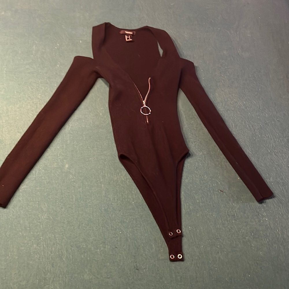 It’s black not red. Forever 21. Small. barely worn.
